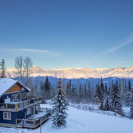 Lush Mountain Accommodations Golden Exteriér fotografie