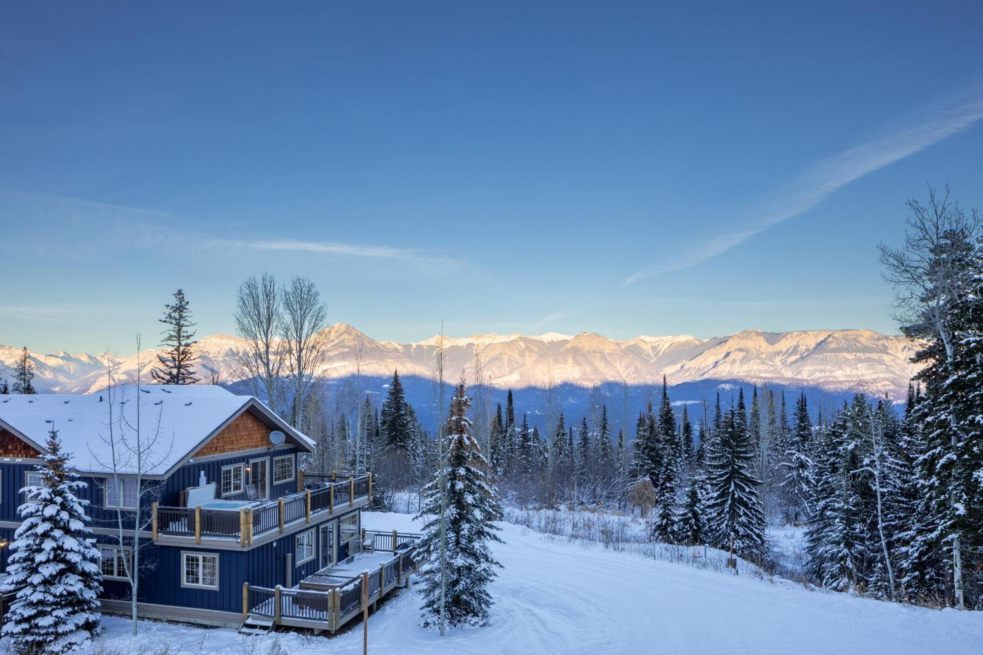 Lush Mountain Accommodations Golden Exteriér fotografie